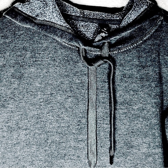 90 Degree by Reflex stonewashed grey hoodie size M - Picture 4 of 8